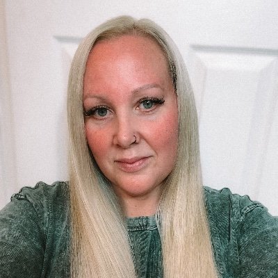 JaimeLyn81's profile picture. Pitbull & Boston Terrier Mom, crafter, baker, couponer