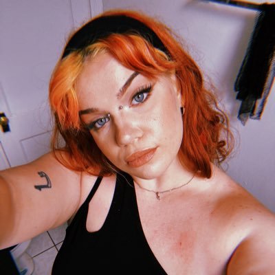 katekg1120's profile picture. annoying and hot 🥰