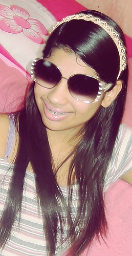 Siga para frente, sem se importar com o que aconteceu acabe com o seu sofrimento, sorria e siga confiante em seu caminho.*-*