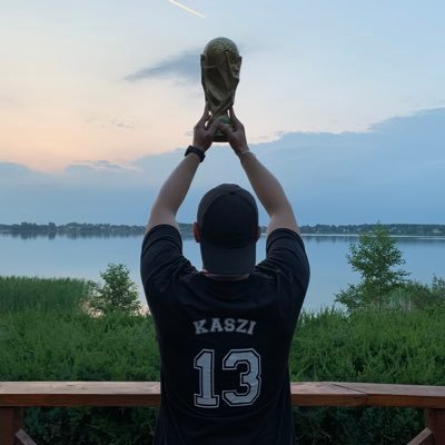 mr_kuchnio's profile picture. Geek technologiczny i IT💻 Fan sportu ⚽️🏀🏋🏻 Fanatyk postaci Groot i Crash Bandicoot 🌳🦊 Stoi po stronie #TeamXbox