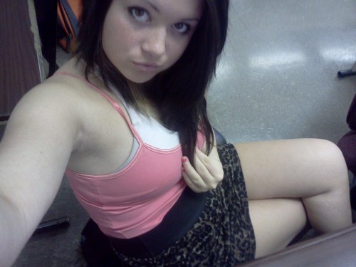 Im real koo and might look like a bitch but im real sexy/sweet! i love to party and have fun.
