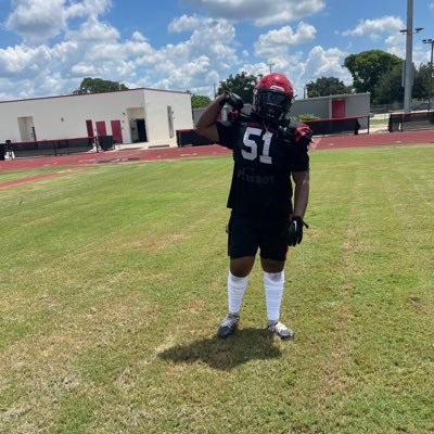 Chs❤️🖤 c/o 24 de/ol 3.0 gpa weight:220 height:5’10