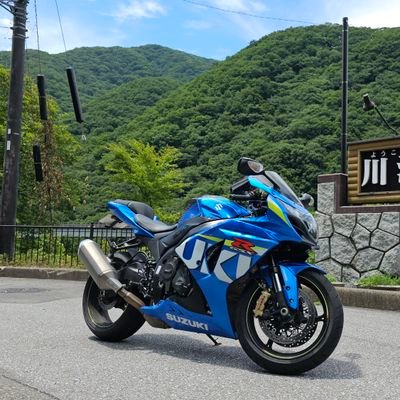 GSX-R1000 l5に乗ってます。車スイフトスポーツZC33S。リッターSSで安全運転。陸上(中長距離)やってました。よろしくお願いします。釣りもします。ベイトリール好き。茨城