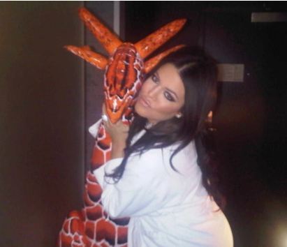 Whats Up? Im Henry Kardashian Odom the giraffe Might recognize me from KUWTK I have a sis ShelliKardashOdom. In a relationship with @ZaraTheZebra Love you dolls