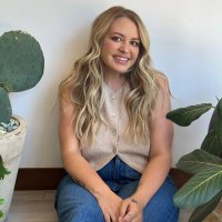 Anna Todd(@annatodd) 's Twitter Profile Photo