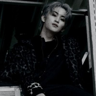 𝐔𝐍𝐑𝐄𝐀𝐋 ╱ 𝟏𝟗𝟗𝟗 ₊ a man who has a pro-debuter title with rap god skills, singing ability and write songs, 𝐌𝐚𝐫𝐤 𝐝é 𝐋𝐞𝐞.