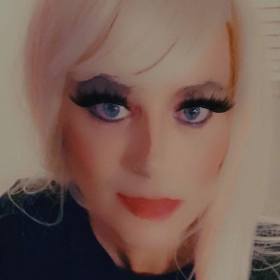 EllaGraceWest's profile picture. She/her