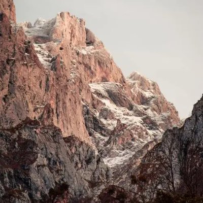 喜欢爬山 热爱运动 极限运动 可以一起去呀