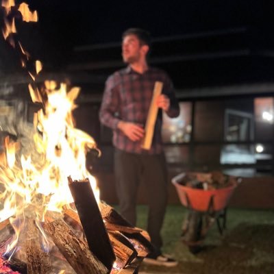 mestre e doutorando em direito político e econômico, (supostamente) ex-jogador de baralho, boêmio romântico e inocentado de todas as acusações feitas contra mim