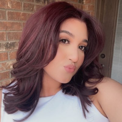 luly227's profile picture. 1st grade bilingual teacher, diabetty.