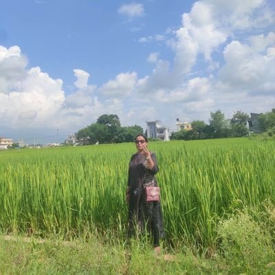 withkctika's profile picture. 