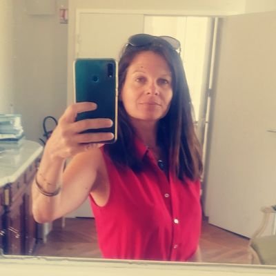 SandDaudeville's profile picture. 