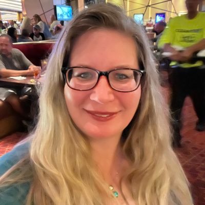 RushEsther's profile picture. 