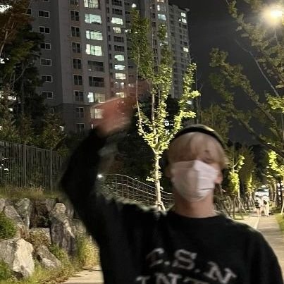 Li_lXTh's profile picture. 0%