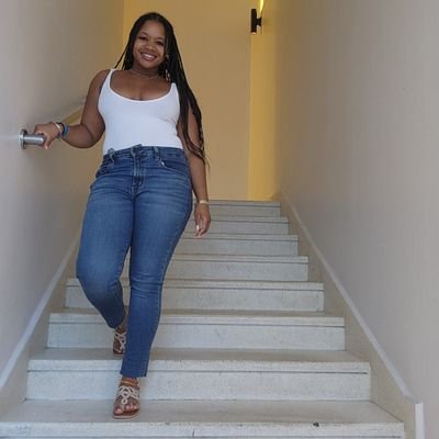 32•
Licensed Esthetician • Free Spirit • Reiki Practitioner