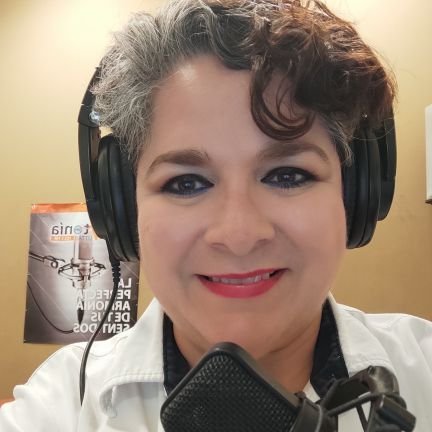 veromadrigalr's profile picture. Medios de comunicación y docencia.