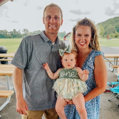 Believer. Husband to Holly. Dad to Olivia Grace. Teacher and Football Coach at East Forsyth High School in Georgia.