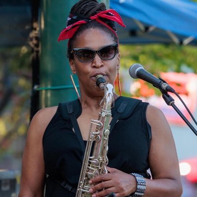 Sax playing Soul singing Memphis living (profile photo by  ElCrow Photography)
