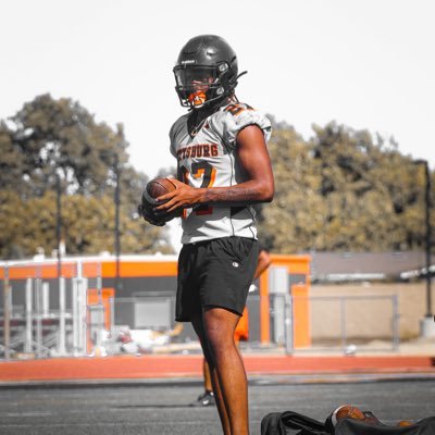 Pittsburg HS c/o 25’||Varsity🏴‍☠️||6’2 215lbs Hybrid 4.4 GPA. Gmail:adrianripharvey@gmail.com. Phone: 925-437-7172