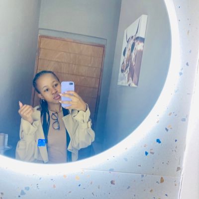 LoveBoitshepo's profile picture. Cringe.