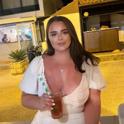 @sophieijohnson_