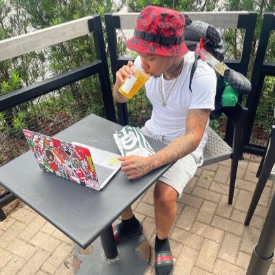 Let’s get this💰#LongliveWoo🎃#kartel🕴🏽#forextrapper📈#entrepenuer🚤#wepimpinnotsimp️in🅿️ ig:redkorleone100