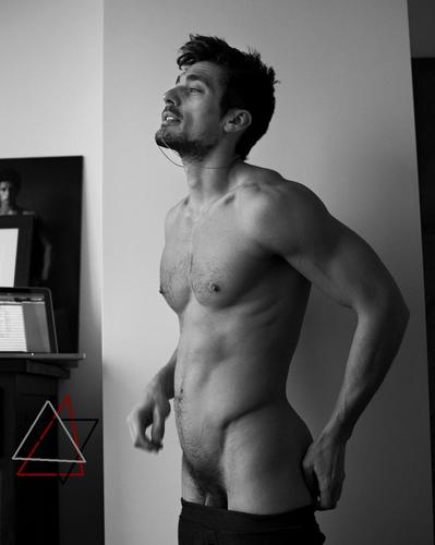The triangle is the strongest to as it holds its shape and has a base which is very strong a also has strong support...And I'm caught in one. RP 18+