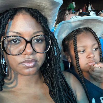 Swim Mom. Hip-Hop head. Half Ass Gym Rat. Lover of Black Folk. #ADOS