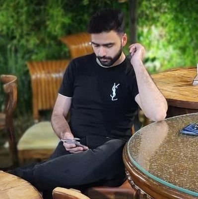 Fsunroo's profile picture. یکم ممد،  یه کوچولو برنامه نویس و یه خورده اینترن