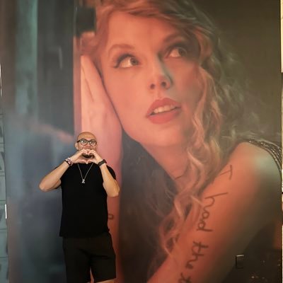 liftforswift13's profile picture. 