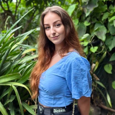 🇸🇰 Professional female CS2 player  
6x World Champion  Faceit adventures at https://t.co/i0dp91pxrB