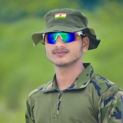 KarnalYadav13's profile picture. 🇮🇳 वतन की मोहब्बत में... 🇮🇳
🇮🇳 खुद को तपाये बैठे हैं। 🇮🇳
🇮🇳 मरेंगे वतन के लिए... 🇮🇳
🇮🇳 शर्त मौत से लगाये बैठे हैं। 🇮🇳
🇮🇳 wish me 26 January
