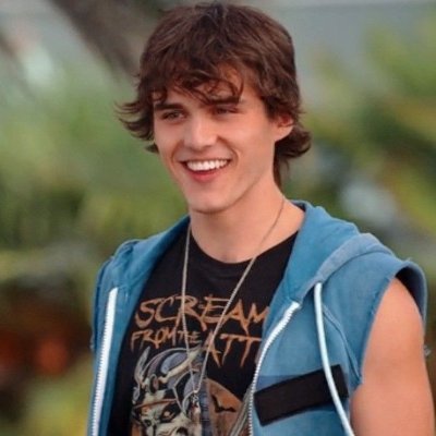 doubtfulheartz's profile picture. dude . . . where's the kitchen?