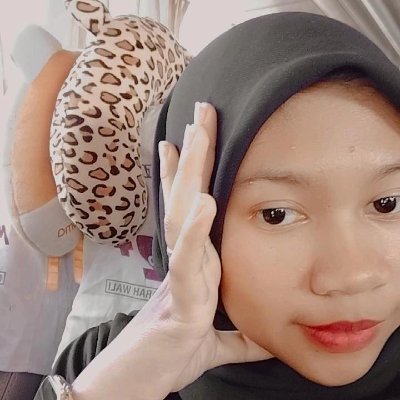 itsvivx8's profile picture. 🌼🎧🐼