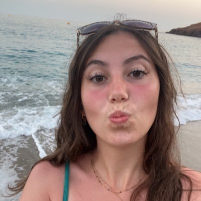 elodiemaju's profile picture. infirmière de psy 🌼