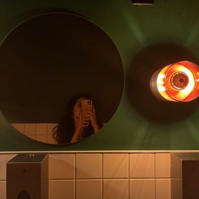 coMeryy's profile picture. 