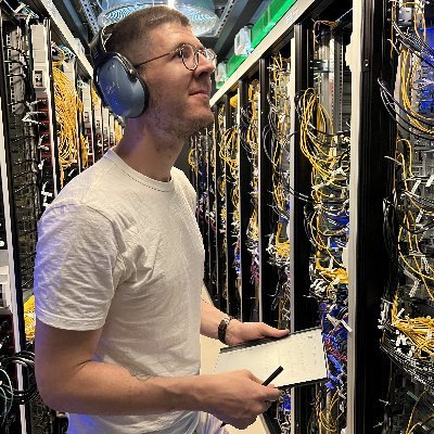 COMPTE INACTIF. Journaliste cyber @LeTemps. / Produit le podcast «IA qu’à m’expliquer». / Co-auteur de «Notre si précieuse intégrité numérique», Ed. Slatkine