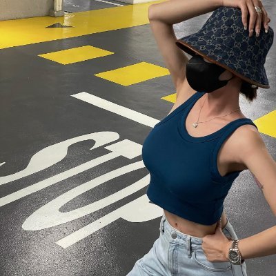 anamariyuli's profile picture. I'd like to go to Mount Fuji in Japan to see cherry blossoms this winter