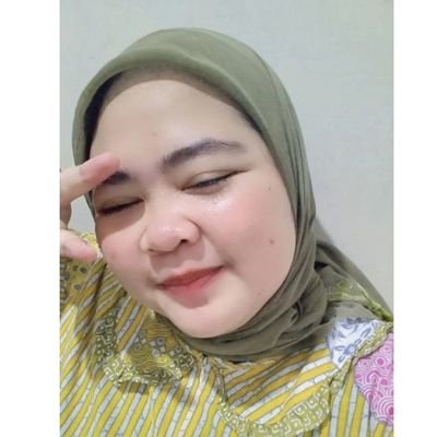 Hal yang lebih berat dari rindu, adalah pura-pura bahagia💔