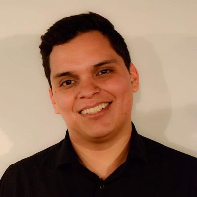FernandoRoa__'s profile picture. Actor y productor de teatro. Norteño shihuahuense. Papá de Luca 🐕🐾 Amante de las películas del terror y los tacos.