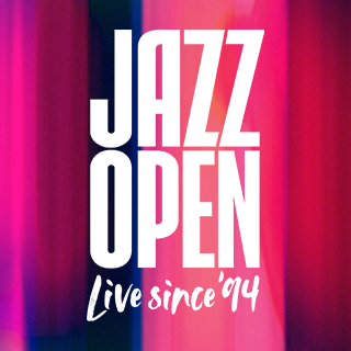 Save the date:
19. -29. Juli 2024
Jedes Jahr im Juli treffen sich Stars der internationalen Jazz-, Blues-, Soul- und Pop-Szene bei den jazzopen stuttgart.