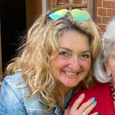 mydesignerlife's profile picture. loving my Devon life ❤️