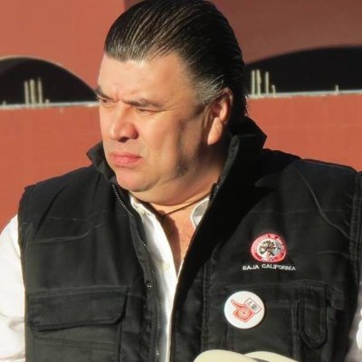 Politico activo en el Partido Revolucionario Institucional, Cenecista por conviccion y pleno en la voluntad de servir a quien mas lo necesita.