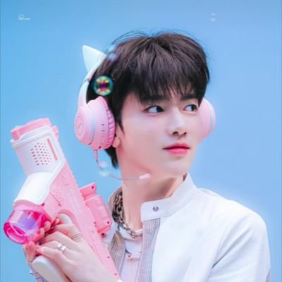 hasher030's profile picture. ZB1 OT9 ❤️‍🔥❤️‍🔥❤️‍🔥 Also a Multistan (header credits: @love_ing0)