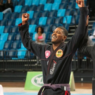 • @flamengo ● Brown Belt JJ 🚀🥇🥋 ● Proprietário do @BurguerFerreira.🍔 • 🤞🏾💍❤️