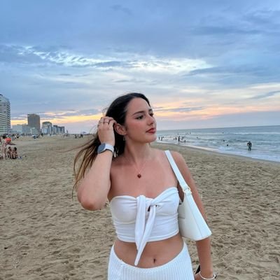 valentinaatt's profile picture. 