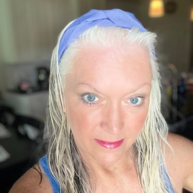 Heart4Kids LLC consultant, wife, mom, proud Amma, boxer mom, retired elementary principal..loves to read, cook, exercise...stays fit... finds joy in every day!