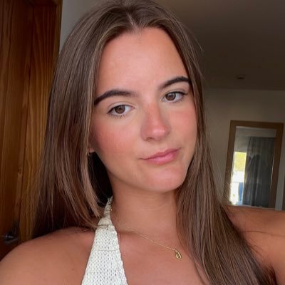 chloemets's profile picture. she/her