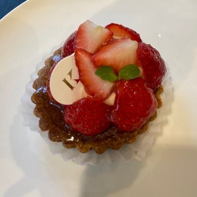 フルーツ🍓スイーツ🍰旅行✈️外食🍽コスメ💄美容💅懸賞🎯漫画📗など色々な事に興味、関心持ち続けたいです。副業✖︎エロ✖︎ ✍️過去の当選報告はメディア欄から♡ #ポテおぢの宅配便📫 #いもちファミリー #ラリファミリー