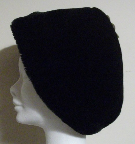 kushmitts's profile picture. Sewers of faux fur accessories sold on-line & at craft fairs.